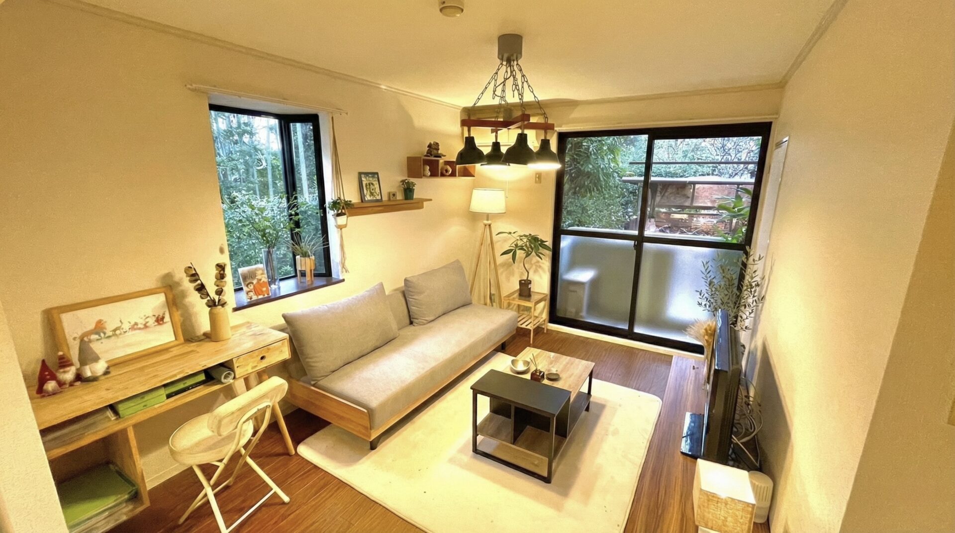 おしゃれなリビングの画像